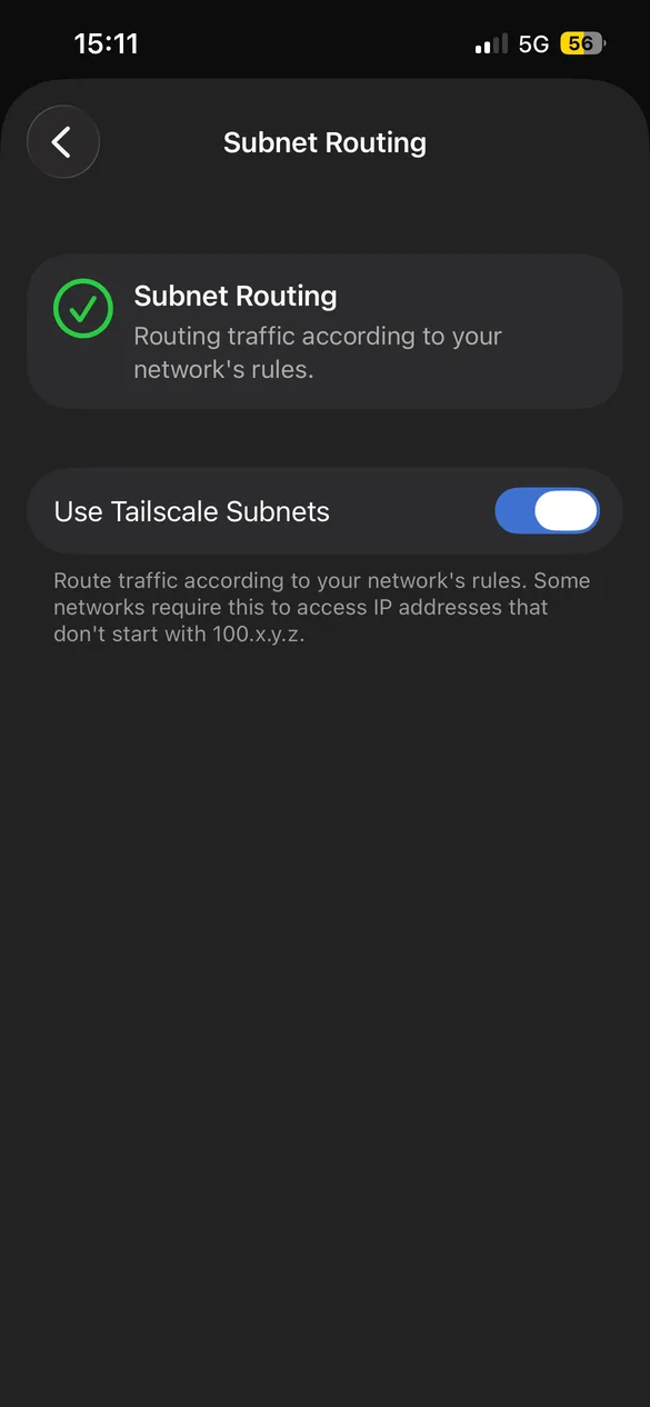 iOS, ustawienia Tailscale, ekran Subnet Routing z włączonym przełącznikiem Use Tailscale Subnets